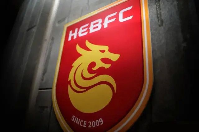 尽管这位曼联传奇对阿诺德赞不绝口，但他也提醒阿诺德需要在防守方面更加认真。